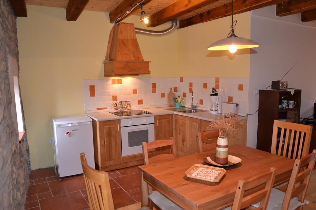 Holiday Farmhouse Skvor Robidisce Chambre photo